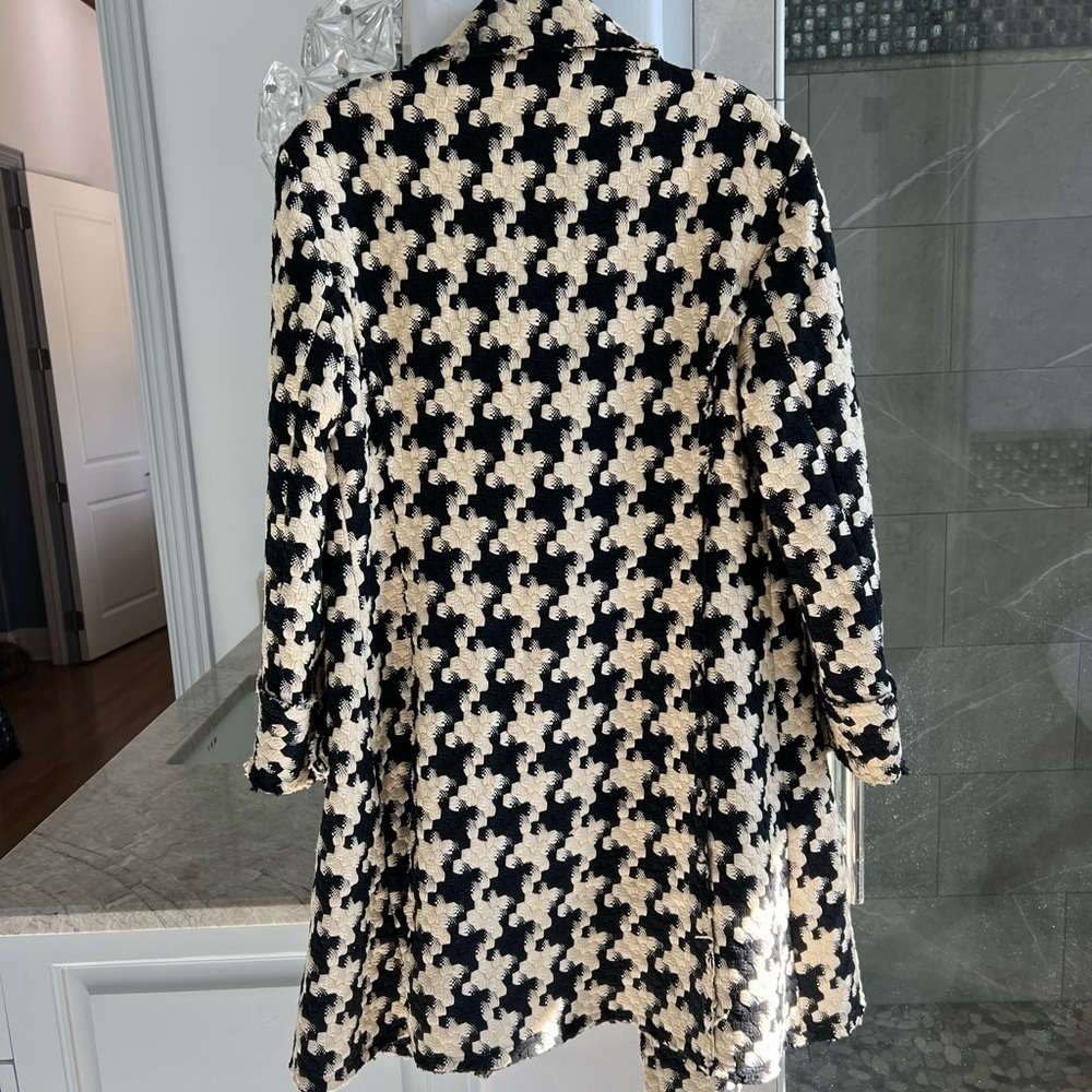 Alice + Olivia Stefan Notch Collar Coat Black Almond - Picture 10 of 13